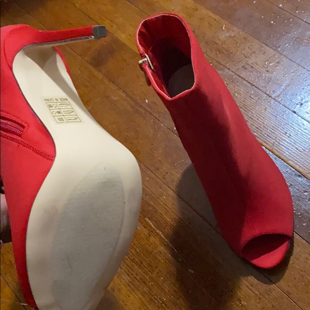 Red booties - Picture 4 of 4